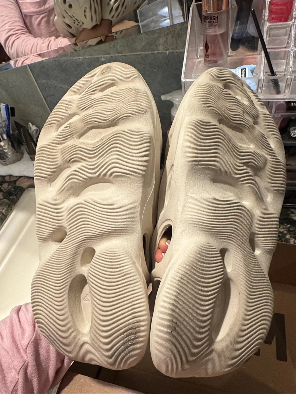 Yeezy slip kids